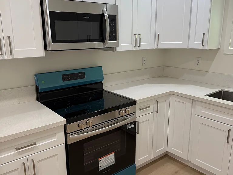 15030 Hesby St #15030 — Photo 12
