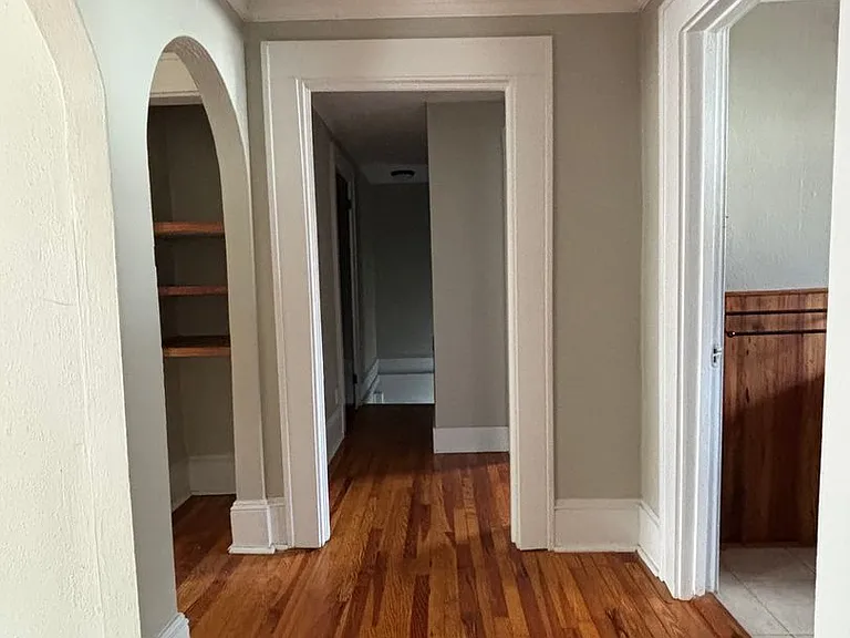 332 Carr St — Photo 6