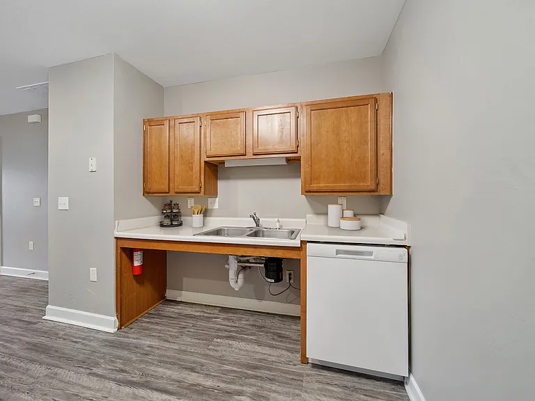 East Oaks Senior Living — Photo 6
