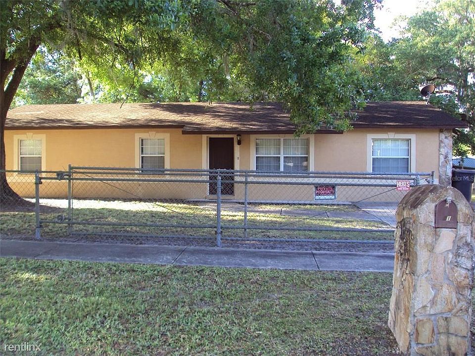 1st image of 2915 S Willow Dr
