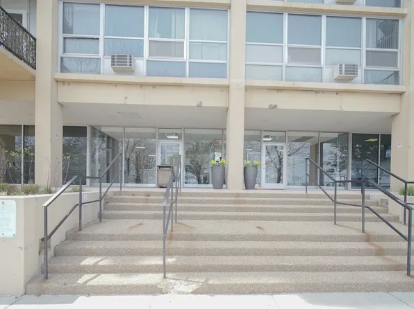 6730 S South Shore Dr APT 406, Chicago, IL 60649