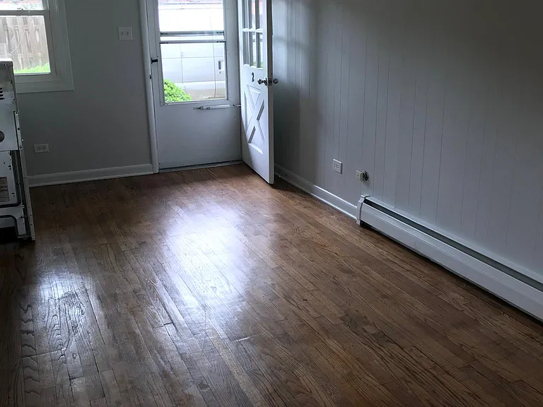 321 W Terra Cotta Ave #4 — Photo 2