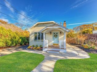 35 Somerset Rd, Rocky Point, NY 11778