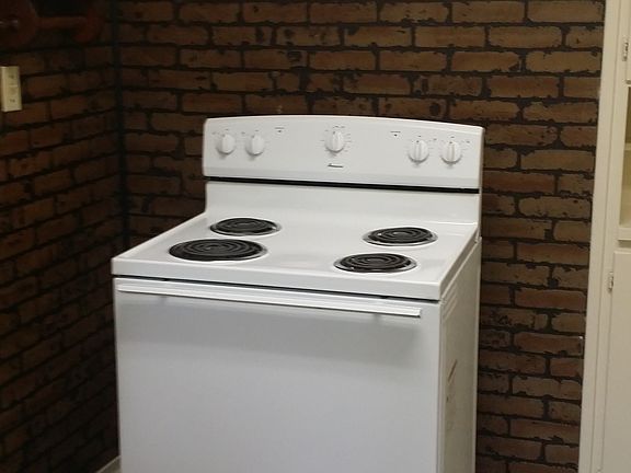 4th image of 2401 Oaklawn Dr