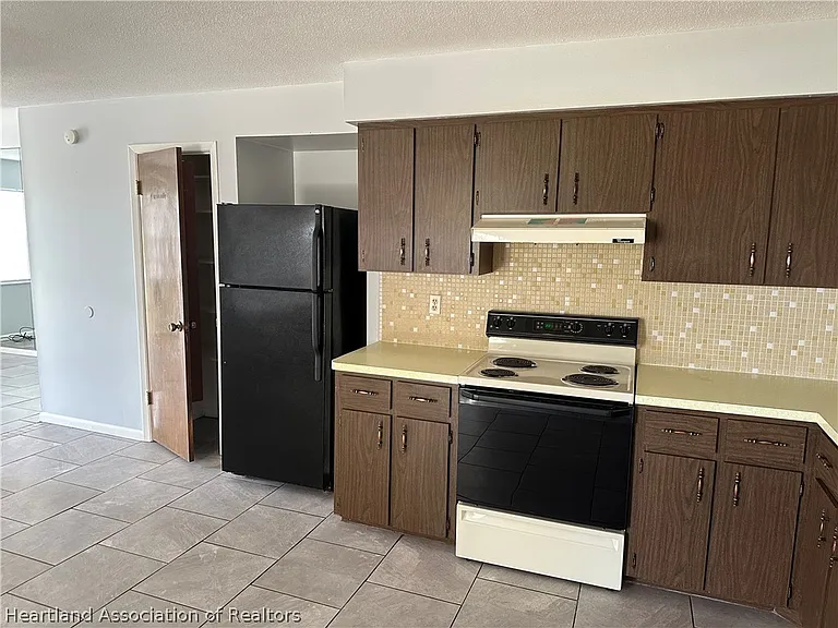 1318 Schlosser Rd — Photo 8