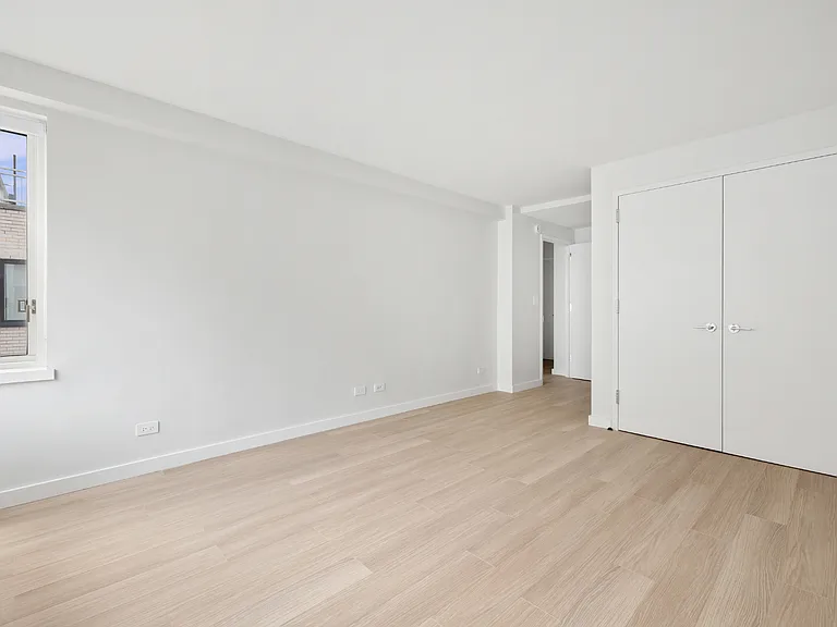 165 E 66th St #16C — Photo 8