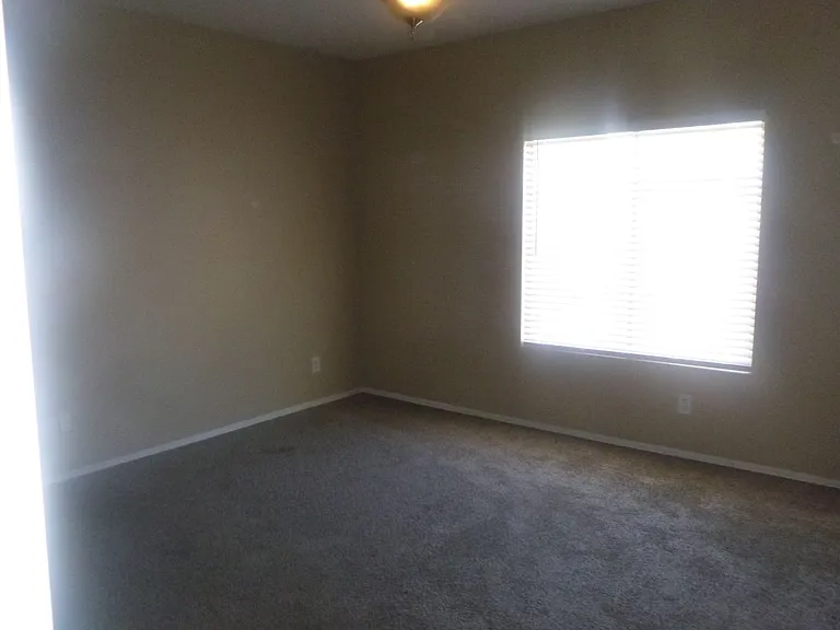 428 E Cheyenne Rd — Photo 12