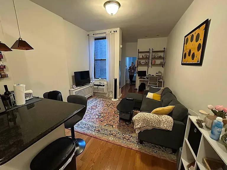 423 E 83rd St #2E — Photo 4