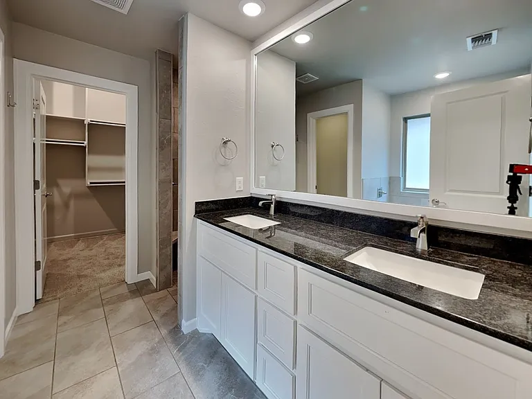 8400 Rainier St — Photo 12