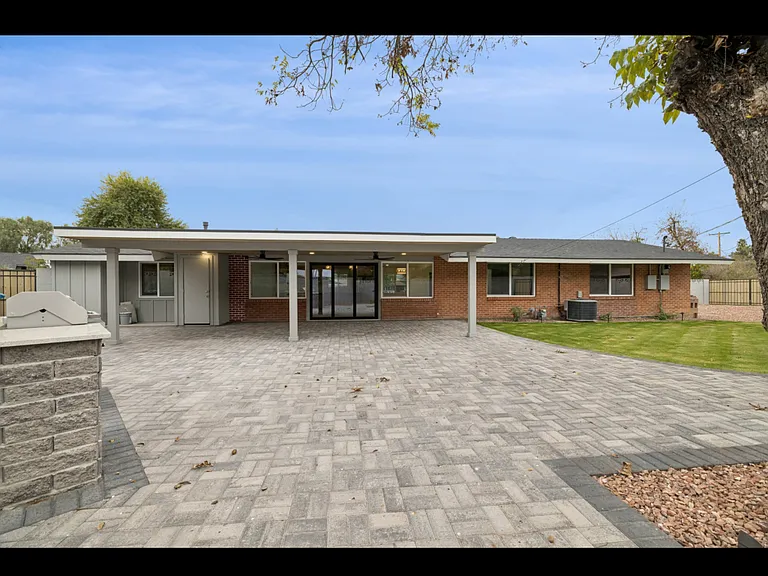 1216 W Rovey Ave — Photo 20