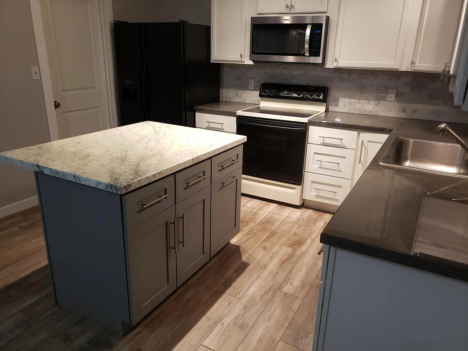 3 bed, 1260 sqft, $2,000 — Photo 2