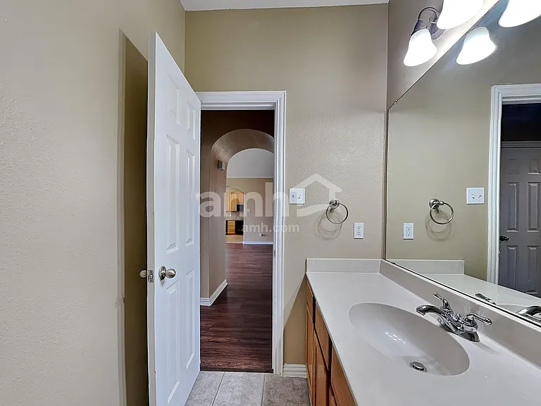6801 Essex Dr — Photo 14