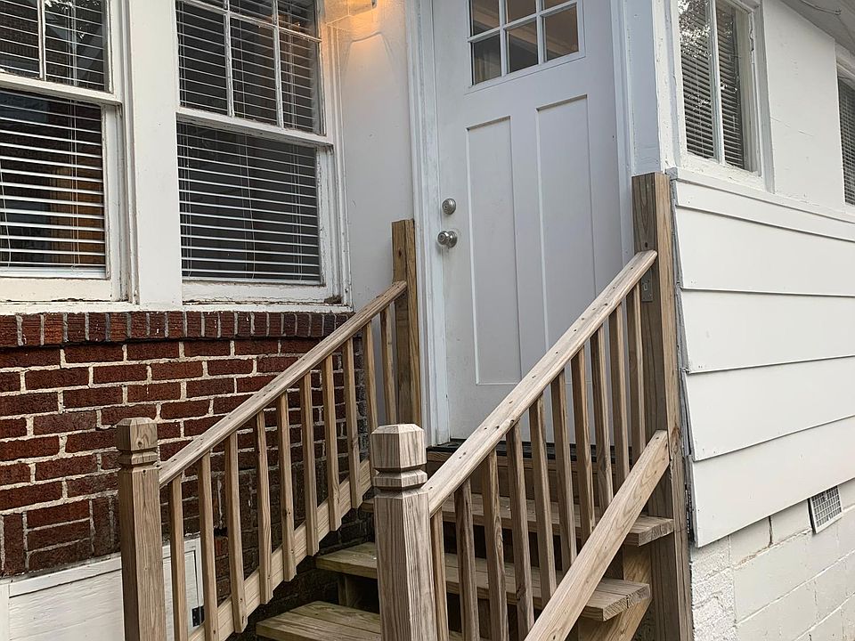 1st Private Entrance