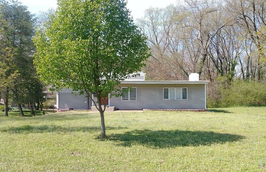 1st image of 418 Whitehall Cres