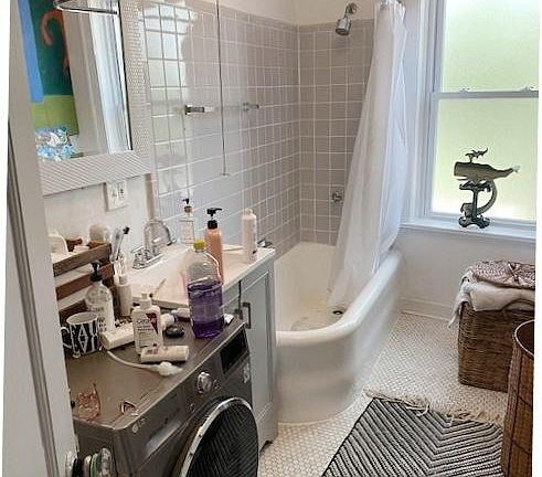 3rd image of 329-331 Kedzie Ave #3
