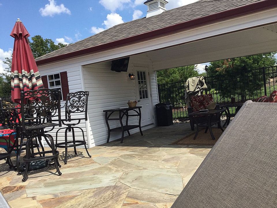 2nd image of 46 Meadow Ln