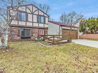 2270 Ridge Ave, Aurora, IL 60504