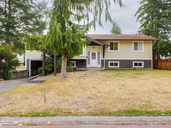 1534 Edgemont Rd, Saanich, BC V8N 4P9
