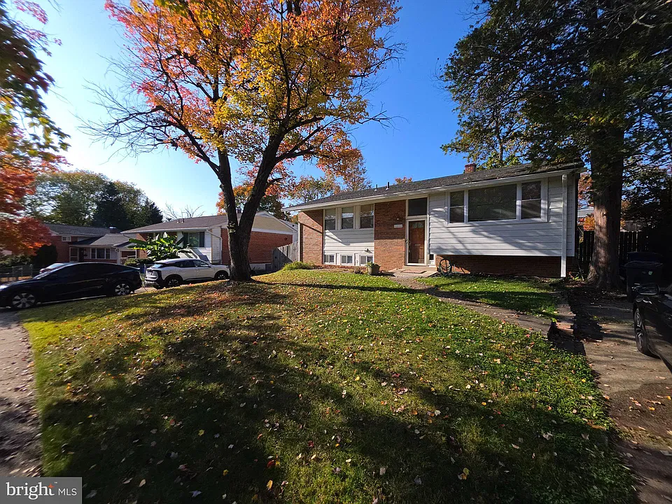 1012 Playford Ln