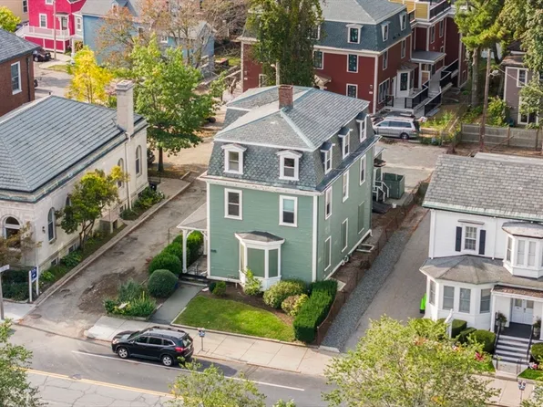 370 Washington St, Brookline, MA 02445