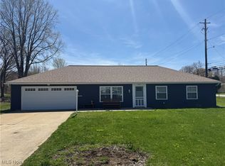 6694 Dave Dr, Madison, OH 44057