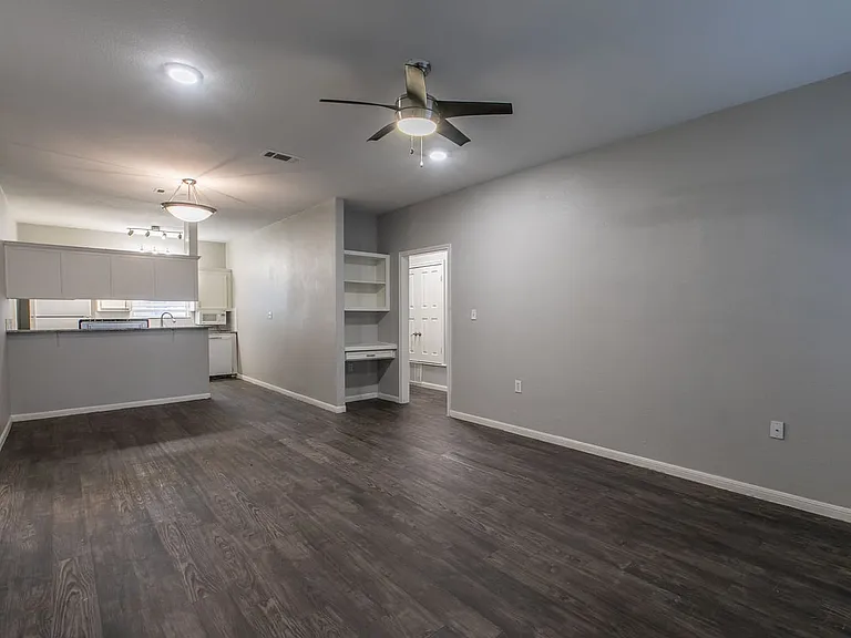 1521 Bagby Ave #D — Photo 6