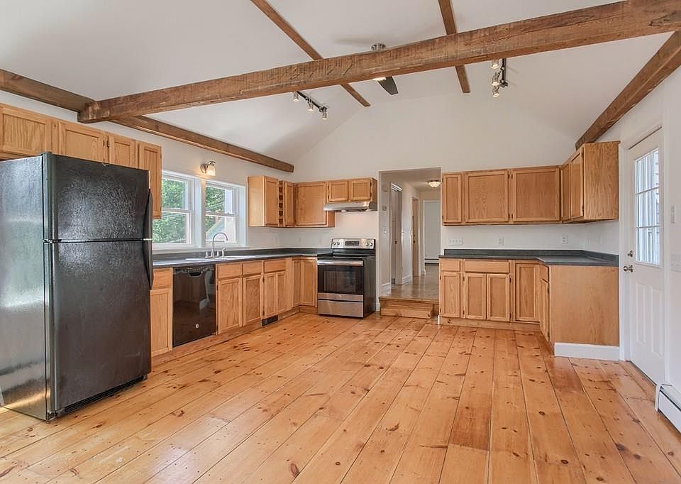 21 Court St Groton MA Zillow