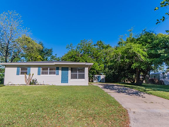 3rd image of 1409 Longleaf Dr