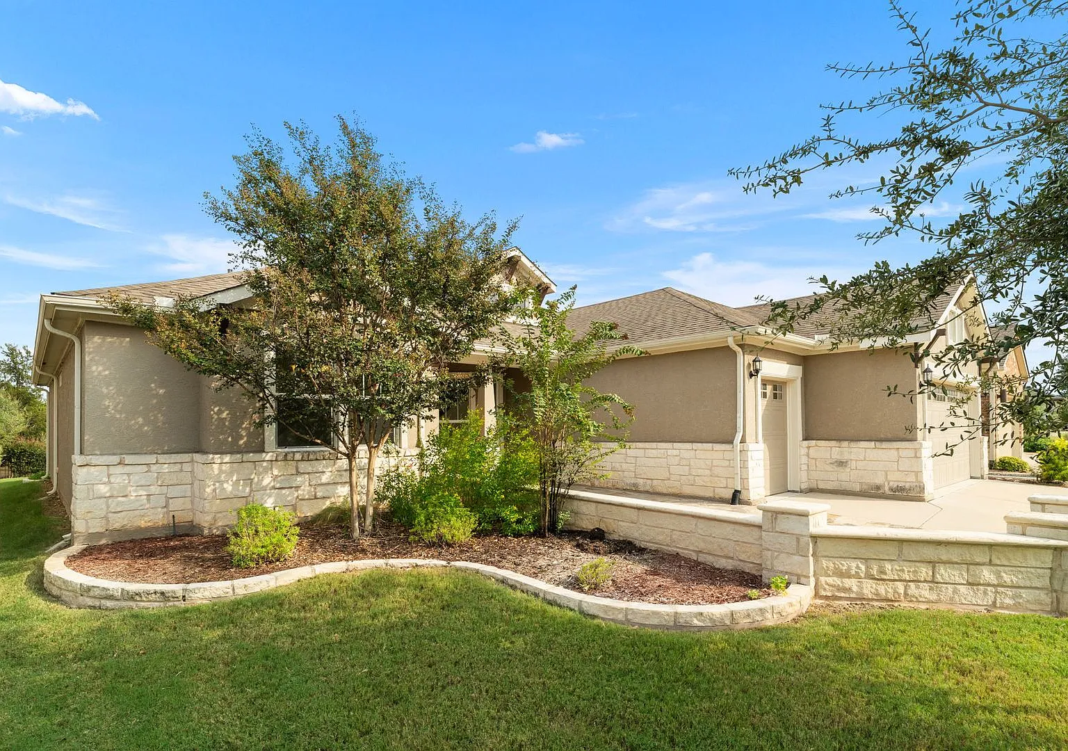 402 Old Blue Mountain Lane-Unfurnished Sun City Rental Available Now! — Photo 2
