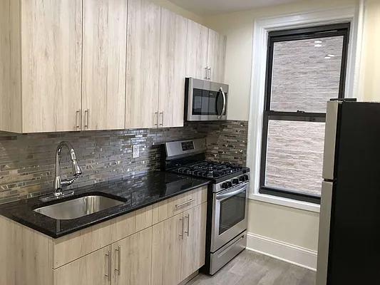 Rented by Metropolis International Realty Inc. | media 1