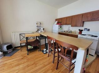 579 Laurel Ave APT 3, Saint Paul, MN 55102