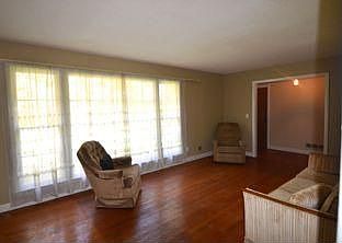 Large Living Room/ Picture Window