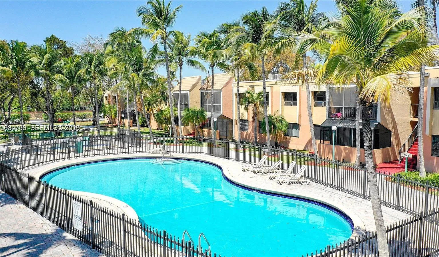 3 bed, 1269 sqft, $2,950 — Photo 4