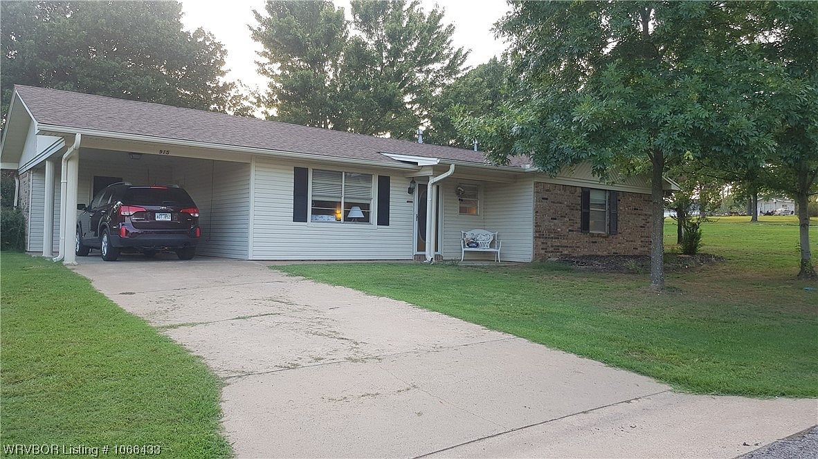 915 Division St, Greenwood, AR 72936 Zillow