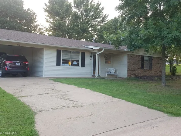 915 Division St, Greenwood, AR 72936