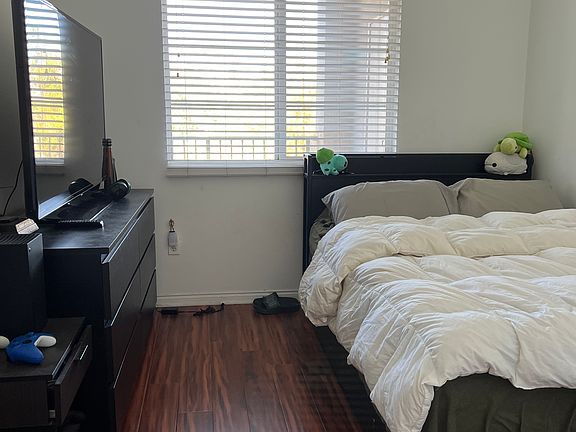 Old roommate's furniture. Will be empty when you move in.