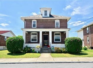 10 N 7th St, Coplay, PA 18037