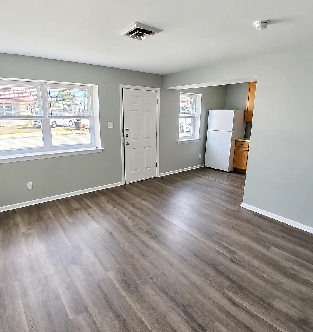 2 bed, 1.5 bath, 1100 sqft, $2,400 — Photo 3