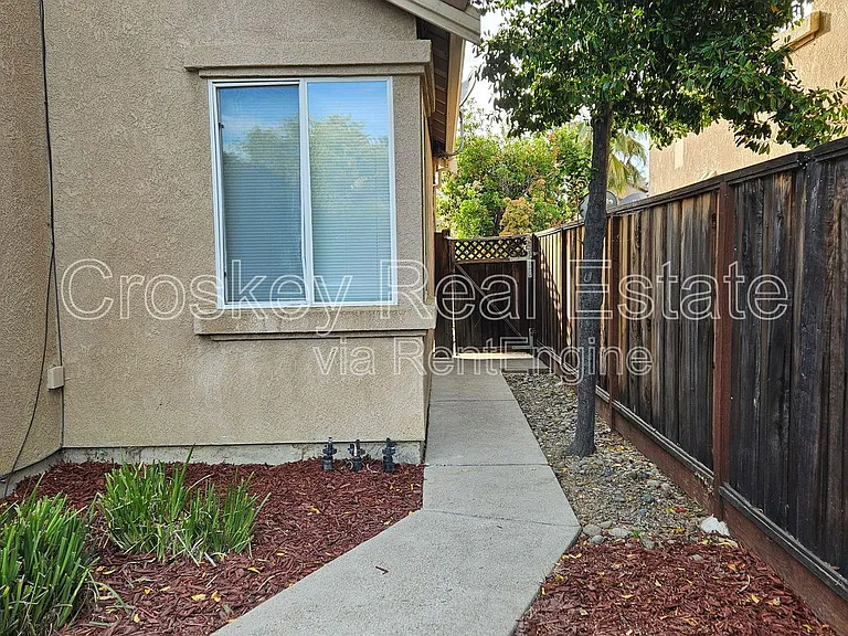 1952 Kettle Rock Ct — Photo 15