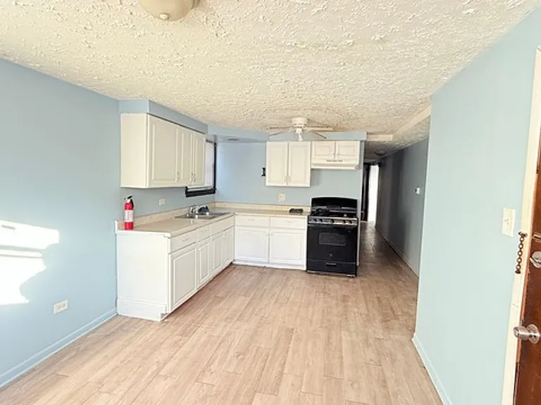 15020 Woodlawn Ave — Photo 17