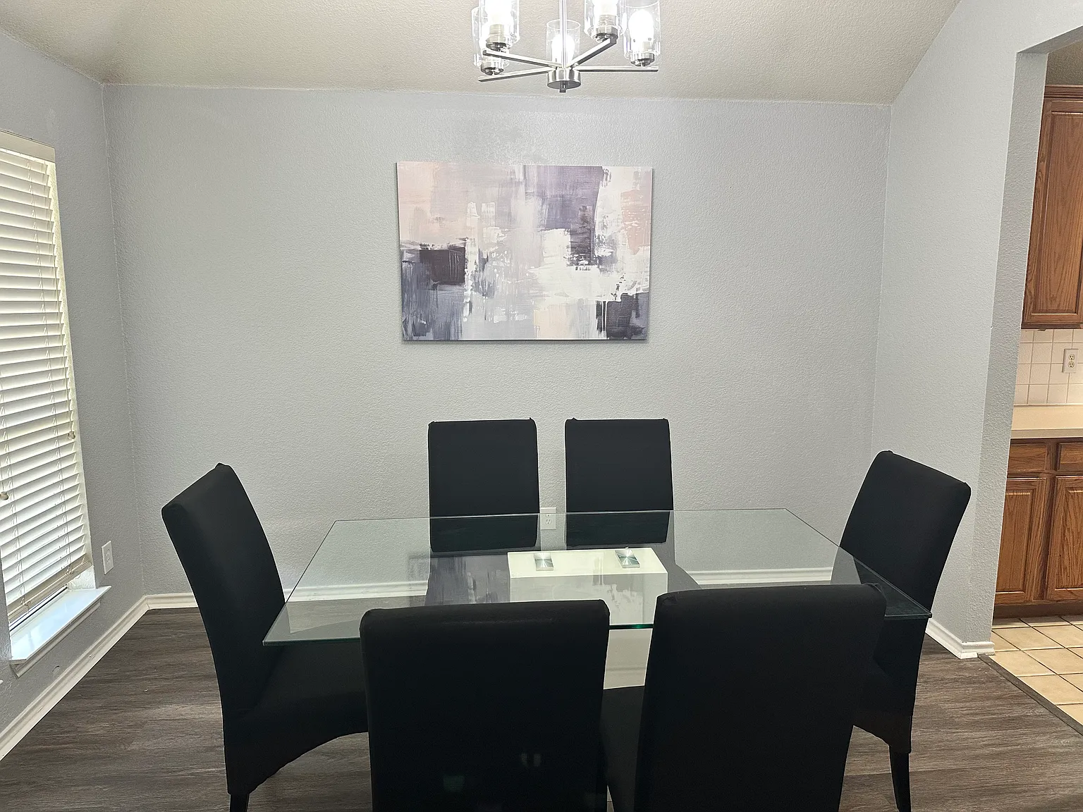 3 bed, 1717 sqft, $4,600 — Photo 4