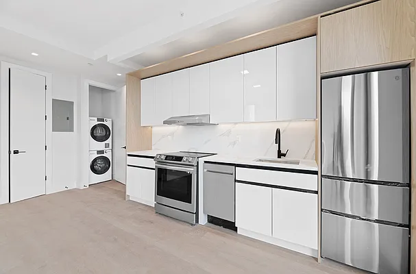 Rented by REAL New York | media 21