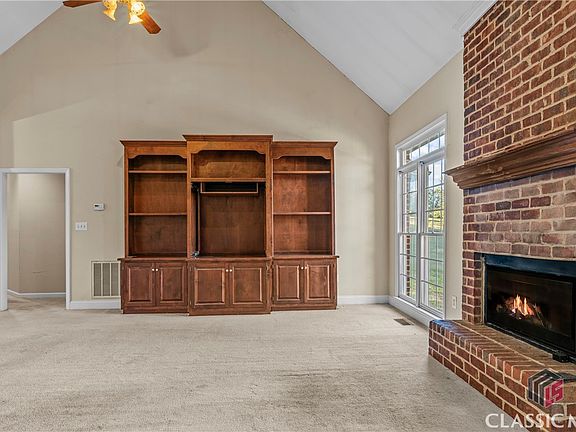 4th image of 81 White Oak Drive