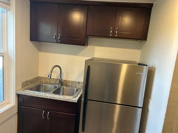 15 7th St, Petaluma, CA