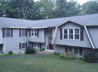 641 Hartford Ave W, Uxbridge, MA 01569