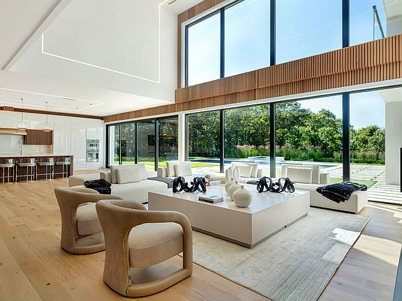 4th image of 15 Watermill Height Dr