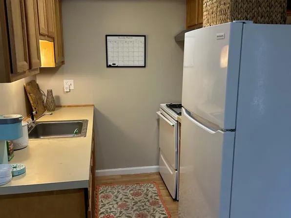 16317 Terrace Dr, Roseville, MI 48066