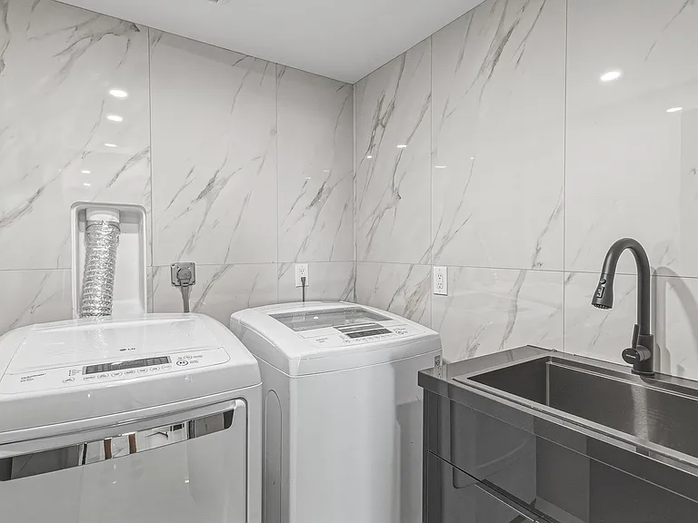 3111 Bel Air Dr #28H — Photo 32