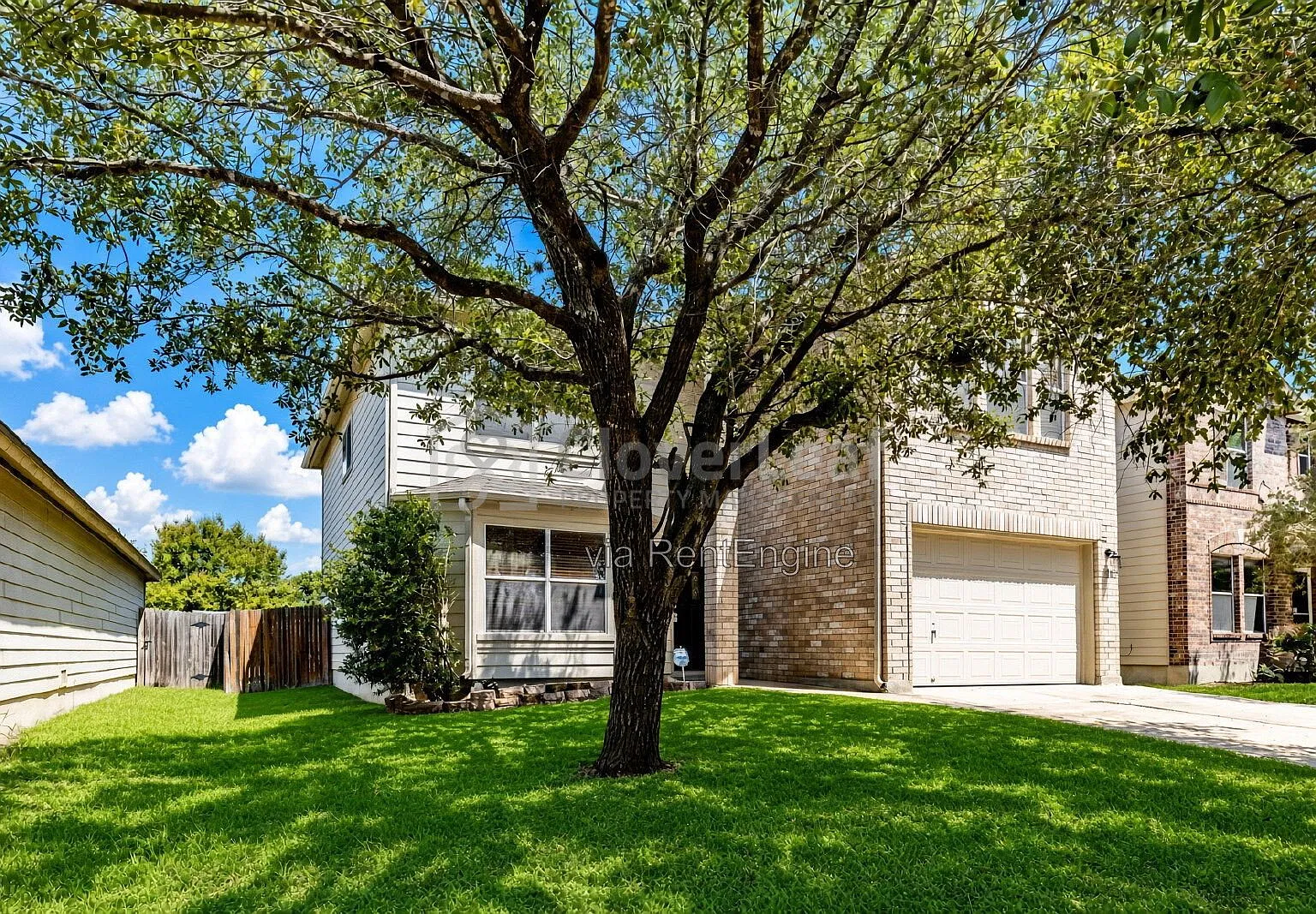 4 bed, 2.0 bath, 2282 sqft, $1,697 — Photo 2