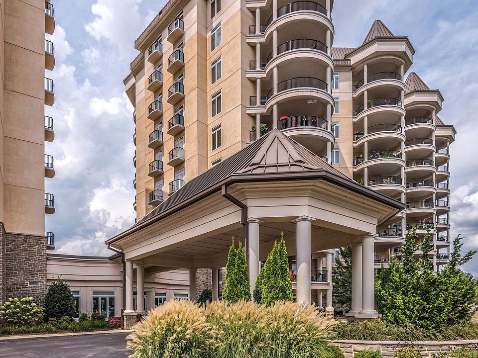 1st image of 400 Warioto Way W #404